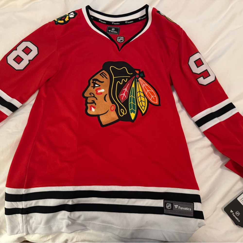 NEW Women’s Blackhawks Bedard Jersey (M)
